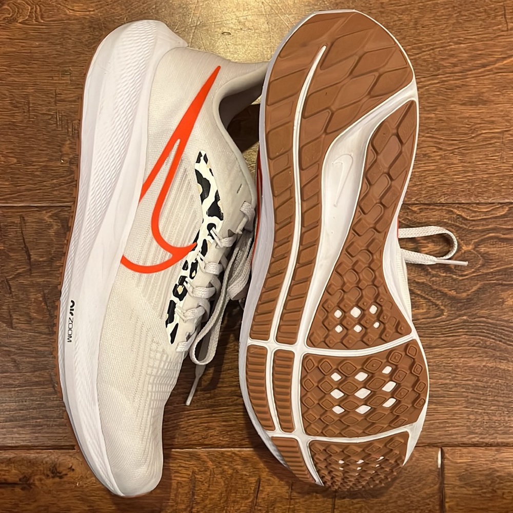 Nike Women’s Pegasus 39 Running Shoes, EUC, White/Platinum Tint, DZ5214-100 - Picture 2 of 15